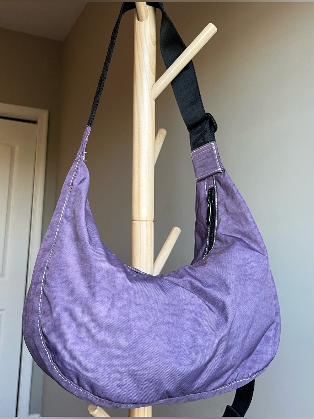 BAGGU Medium Indigo Crescent